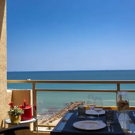 Singularstays El Puig Beach Ii Apartman *